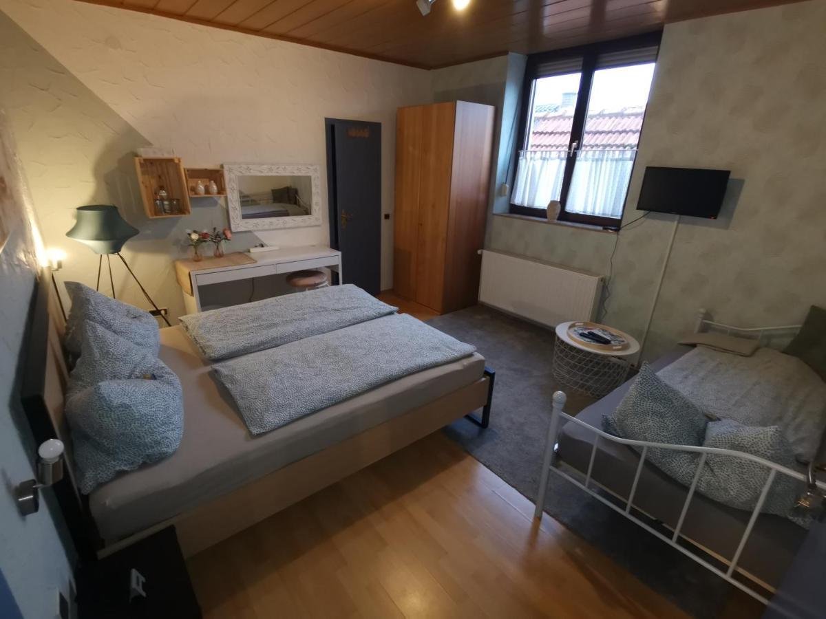 Pension Landgasthof - Iva Хаслох Экстерьер фото